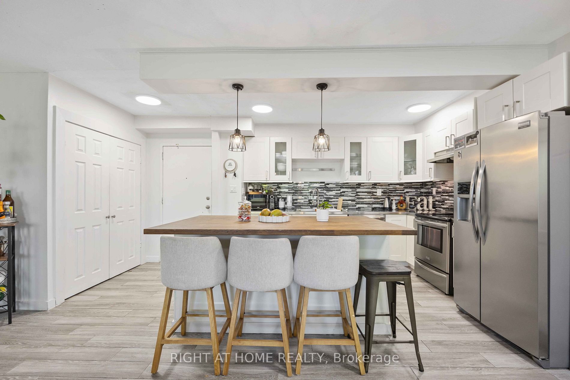 15 London Green Crt, #509