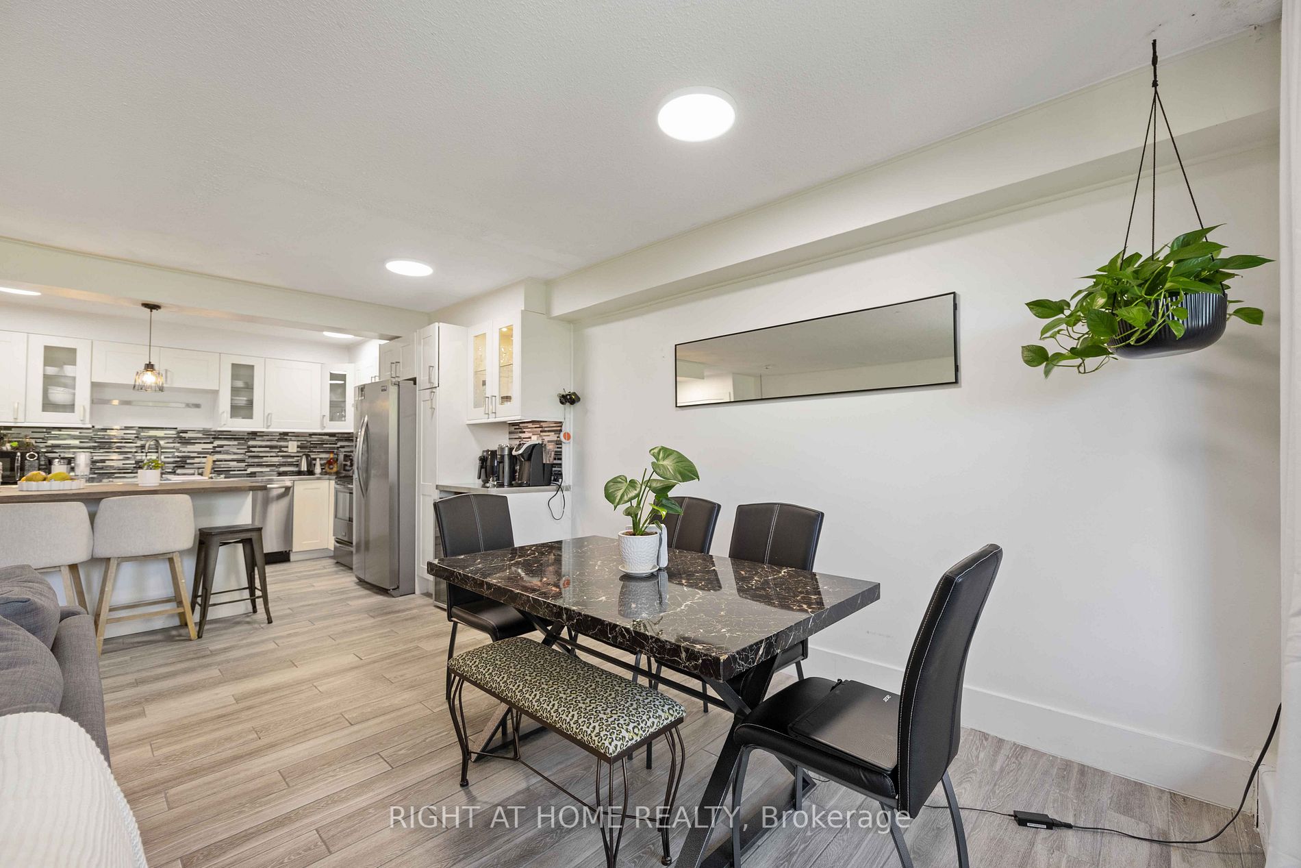 15 London Green Crt, #509