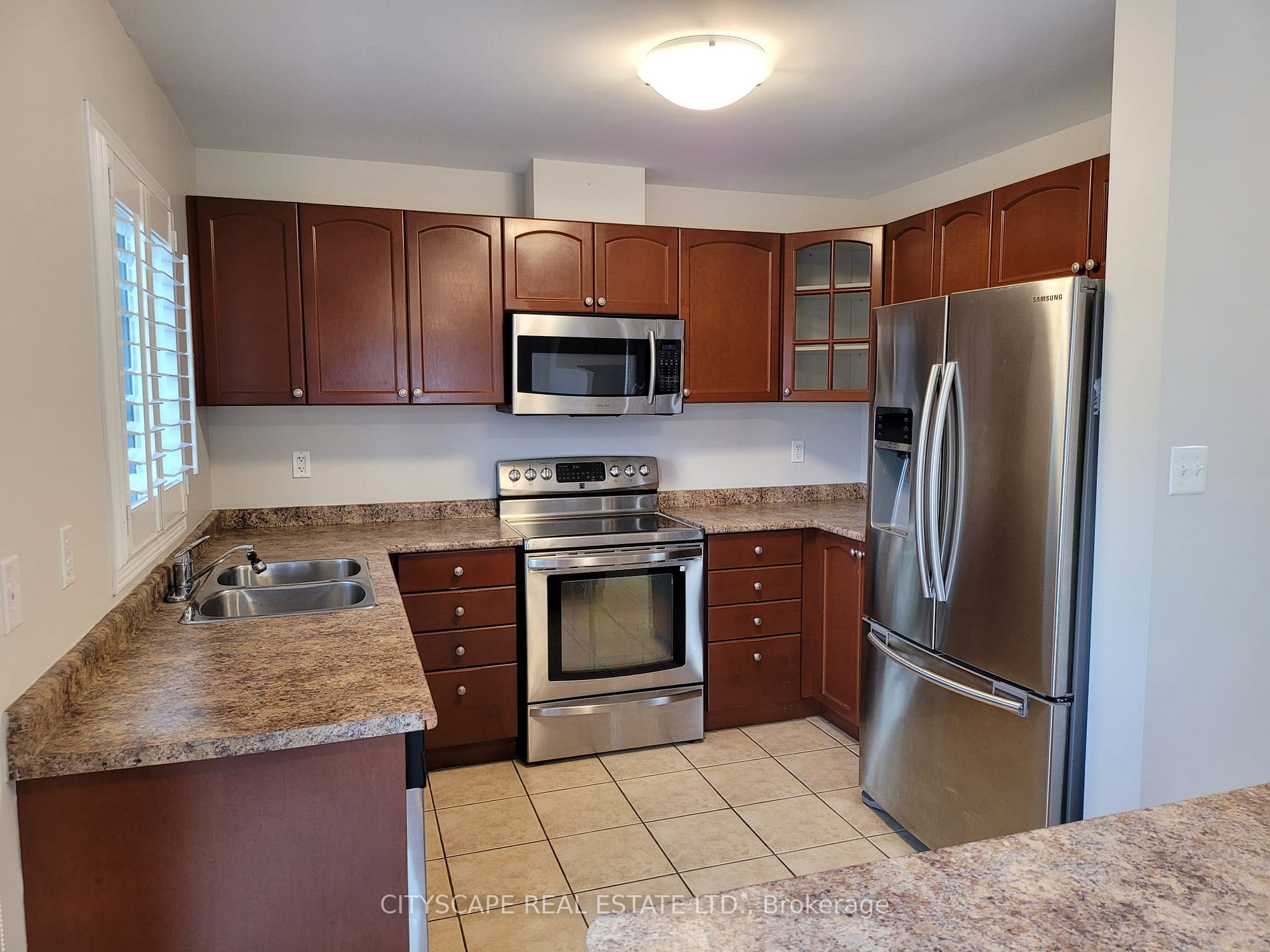 1009 Easterbrook Crescent