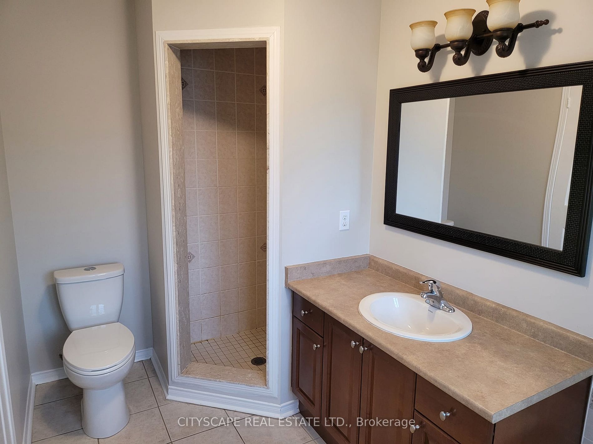 1009 Easterbrook Crescent