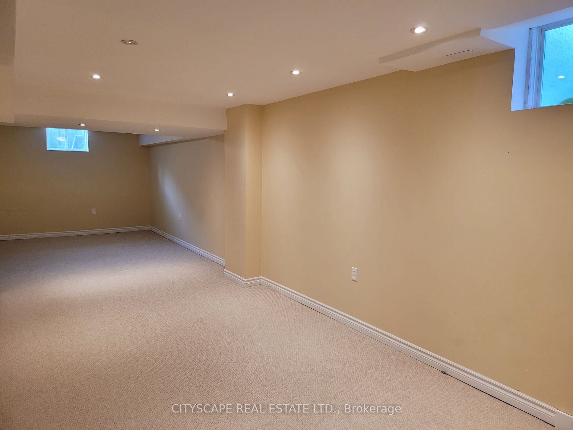 1009 Easterbrook Crescent