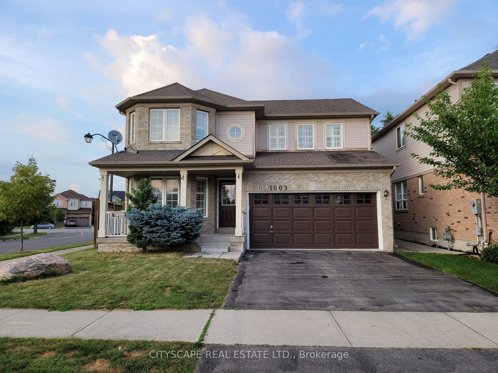 1009 Easterbrook Crescent