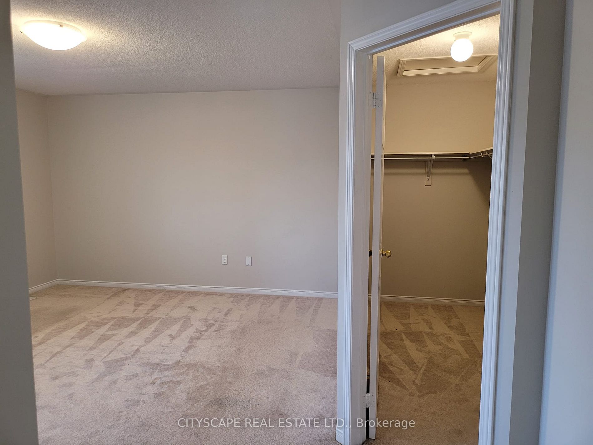 1009 Easterbrook Crescent