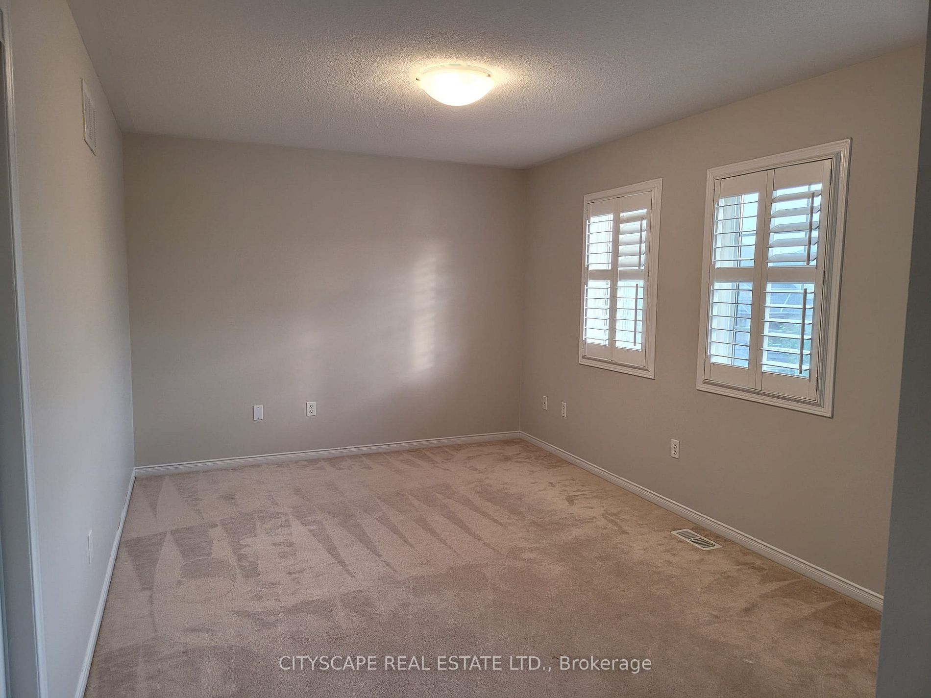 1009 Easterbrook Crescent
