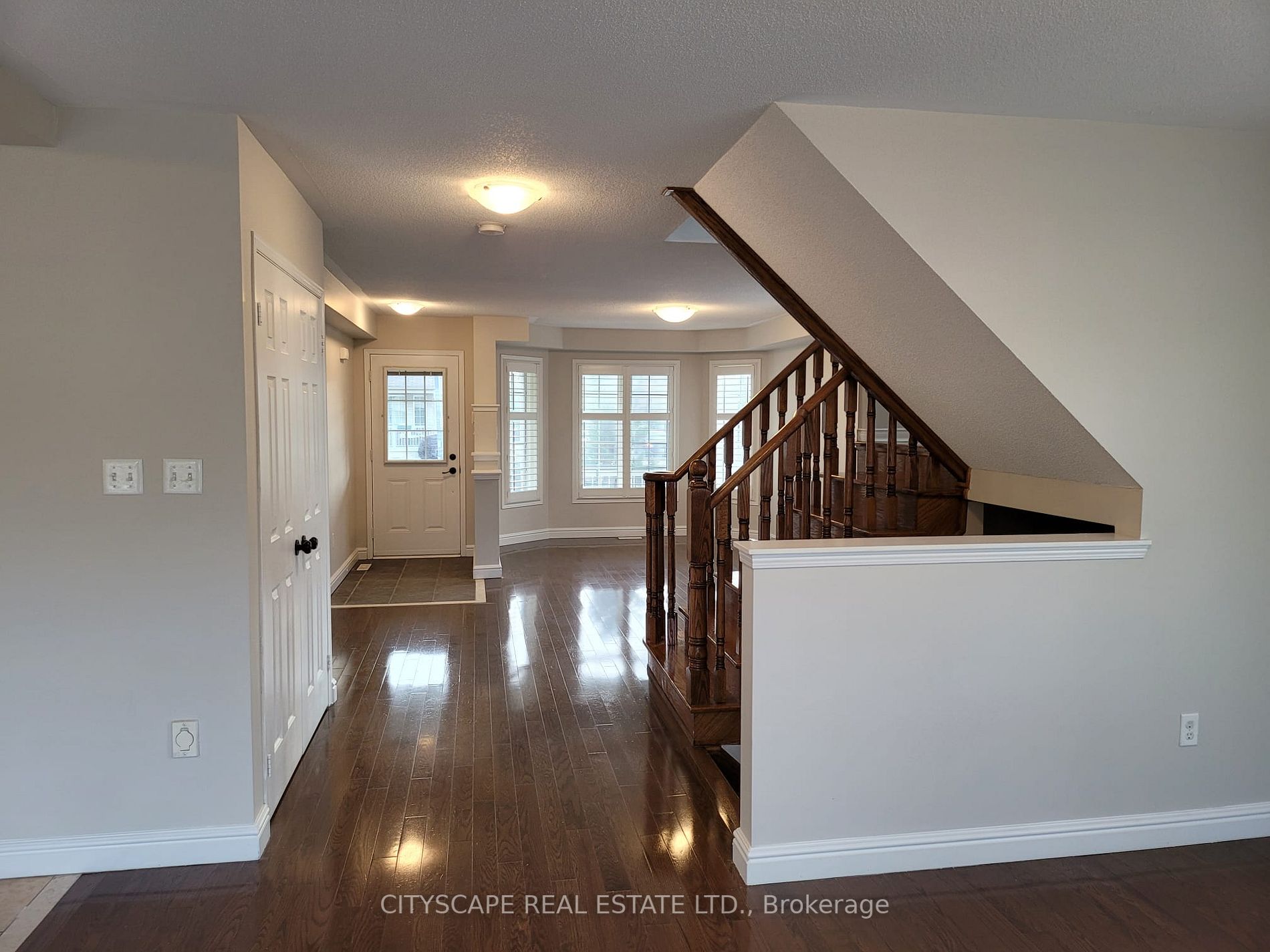 1009 Easterbrook Crescent