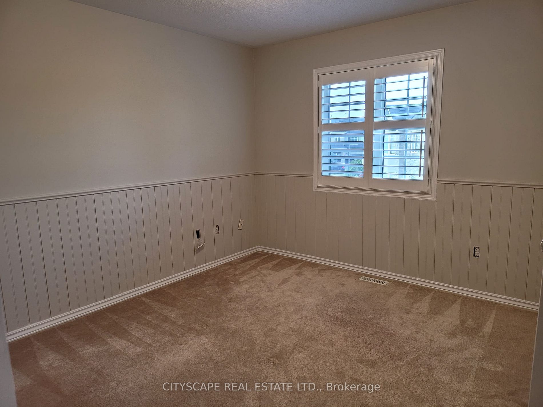 1009 Easterbrook Crescent