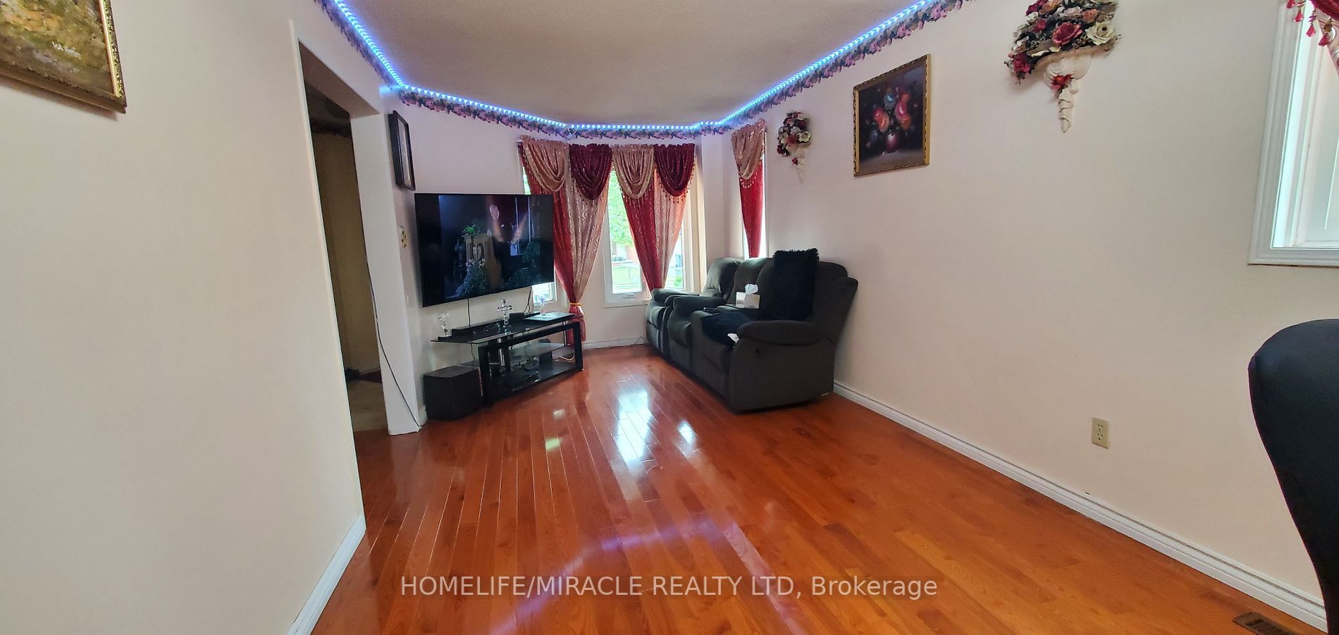 59 Cranberry Cres