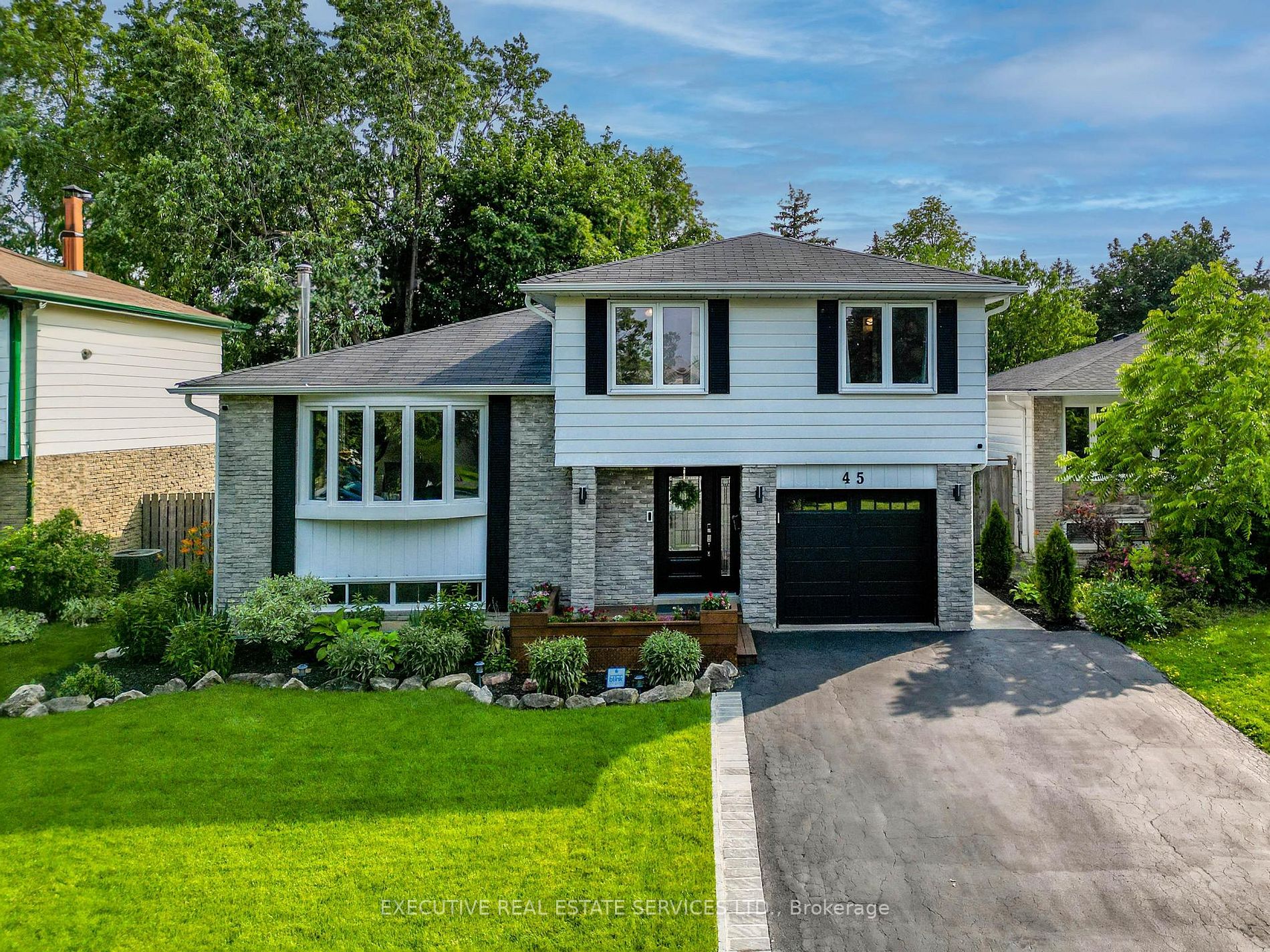 Listing W6800410 - Large Photo # 1