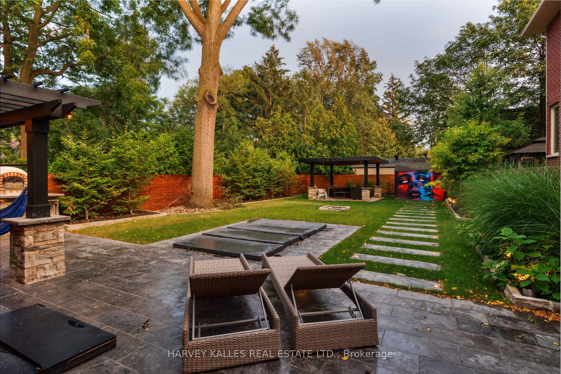 17 Old Oak Rd