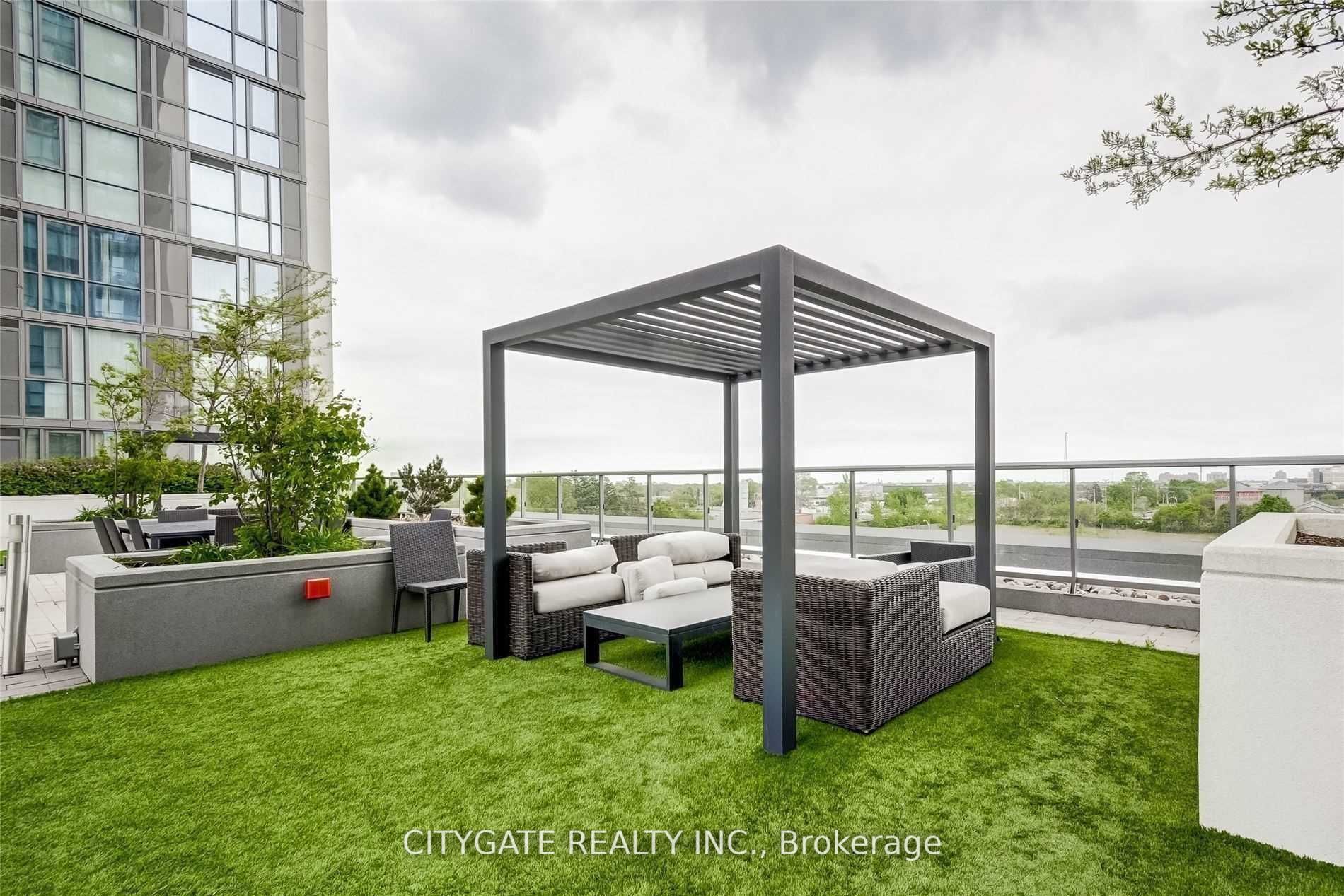 17 Zorra St, #1607