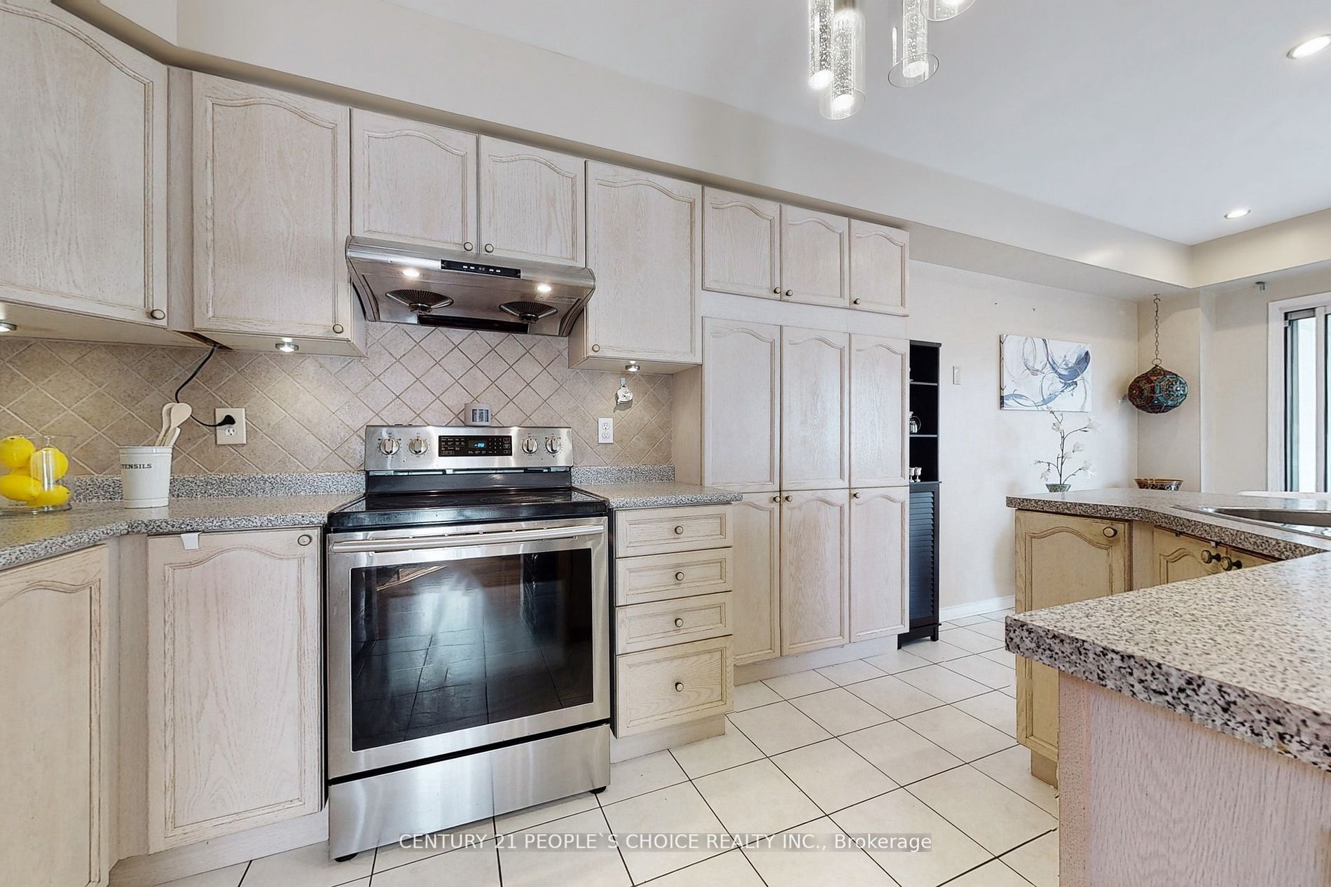 880 Delgado Dr