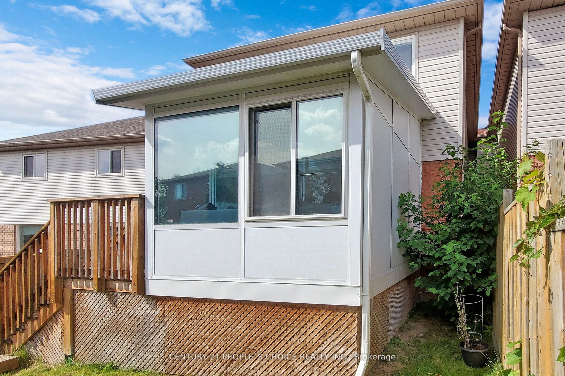 880 Delgado Dr