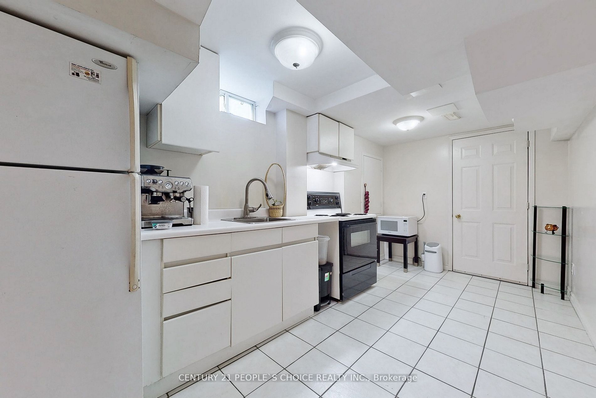 880 Delgado Dr