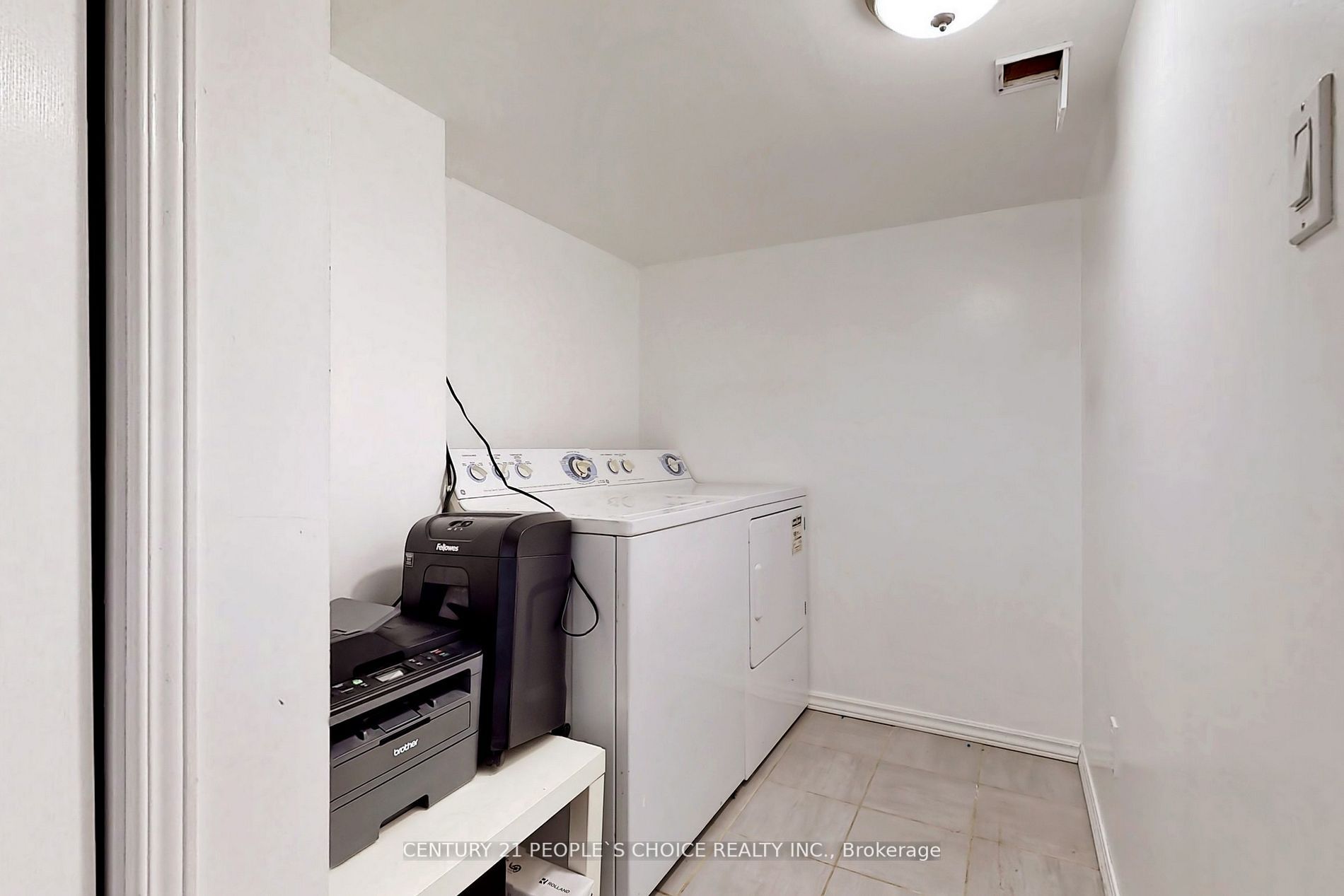 880 Delgado Dr