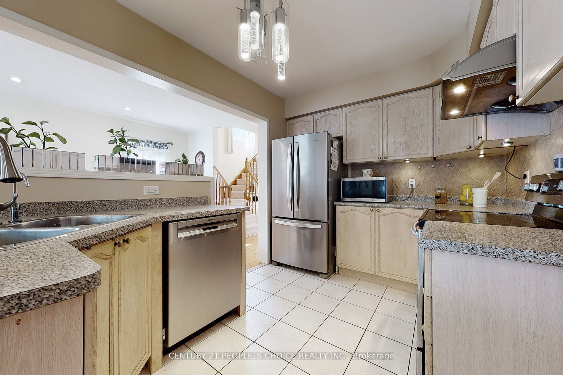 880 Delgado Dr