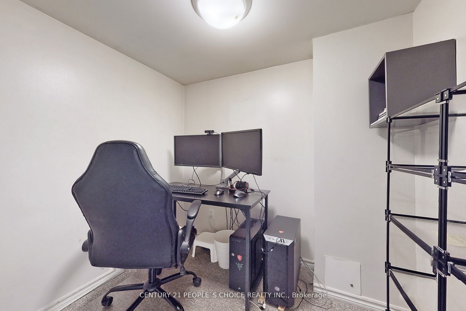 880 Delgado Dr