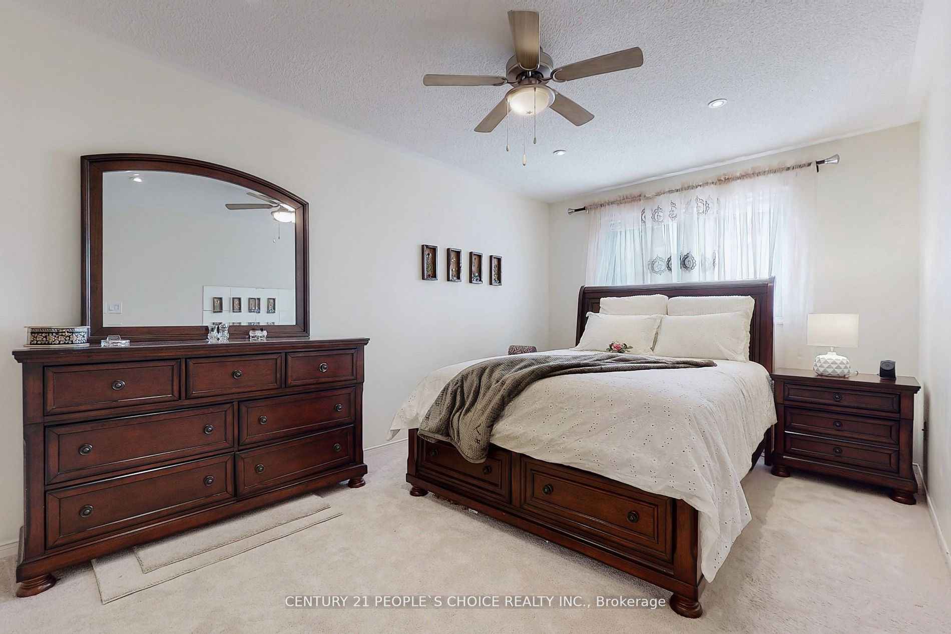 880 Delgado Dr