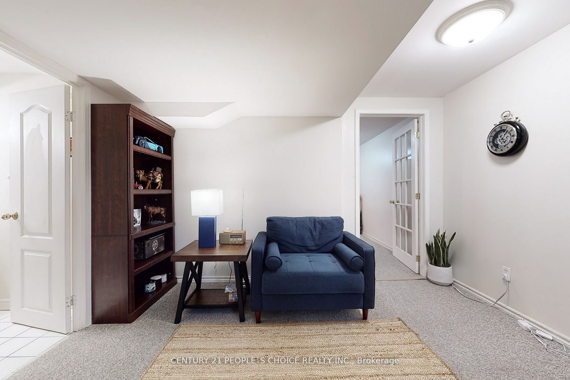 880 Delgado Dr