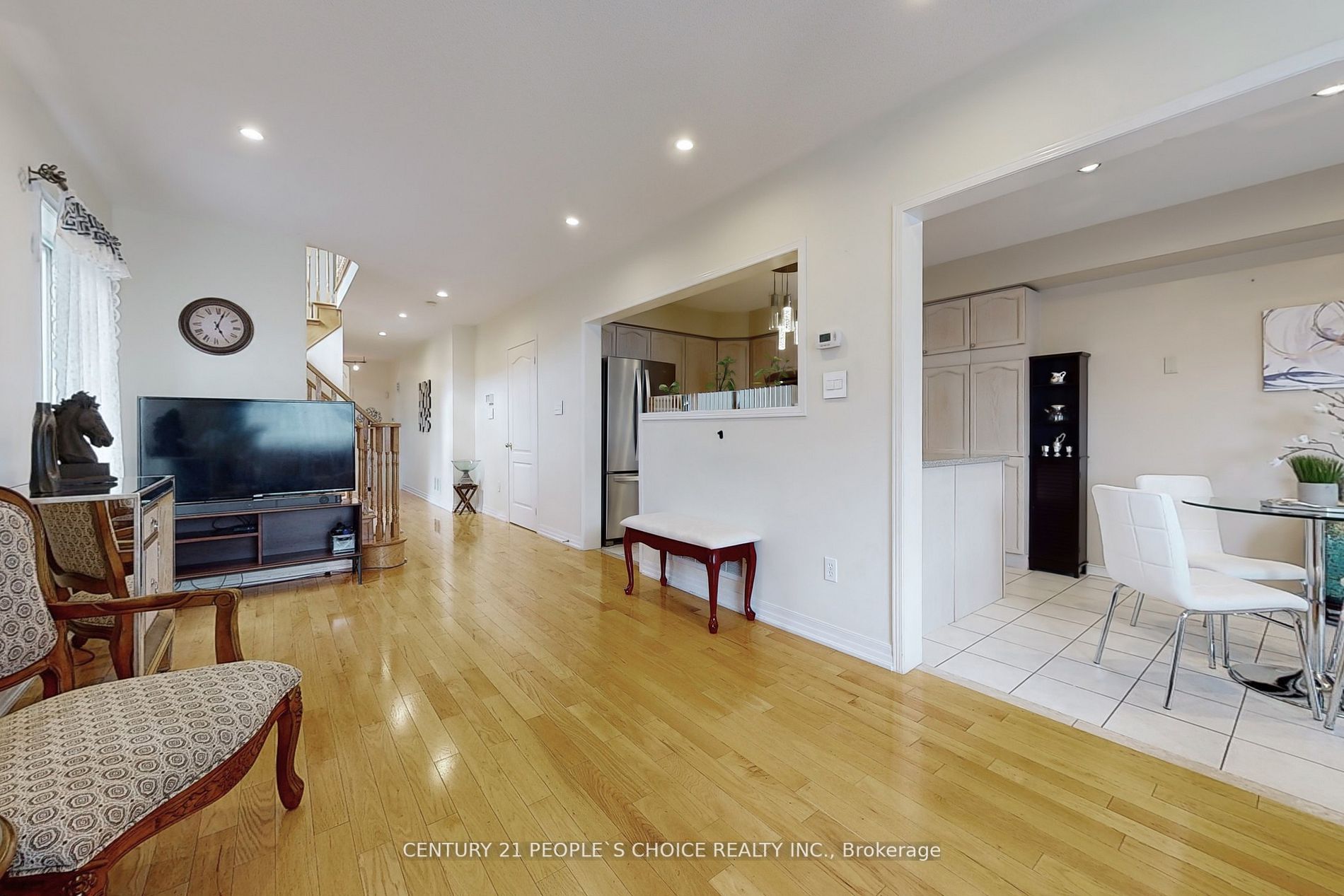 880 Delgado Dr