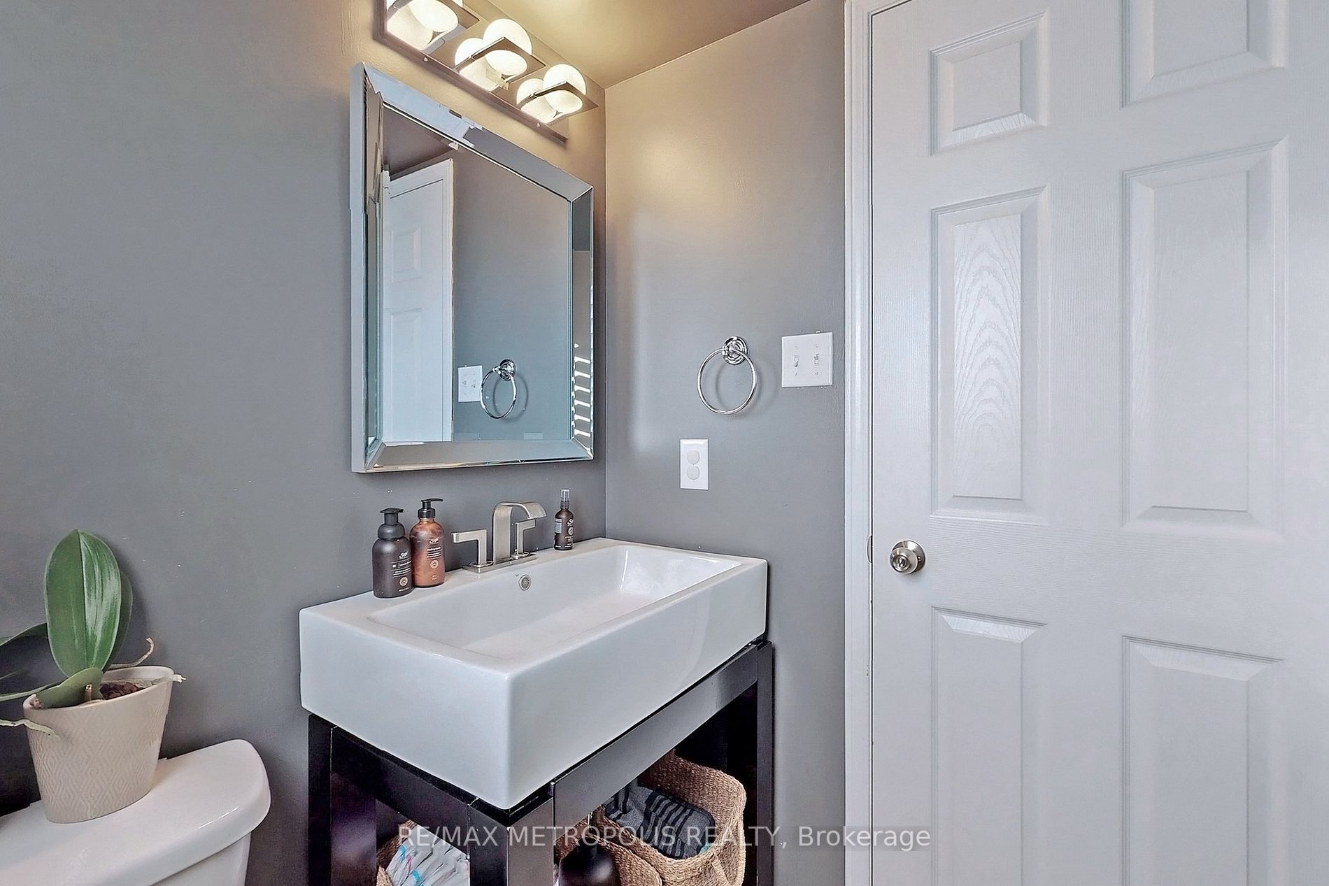 3050 Erin Centre Blvd, #29