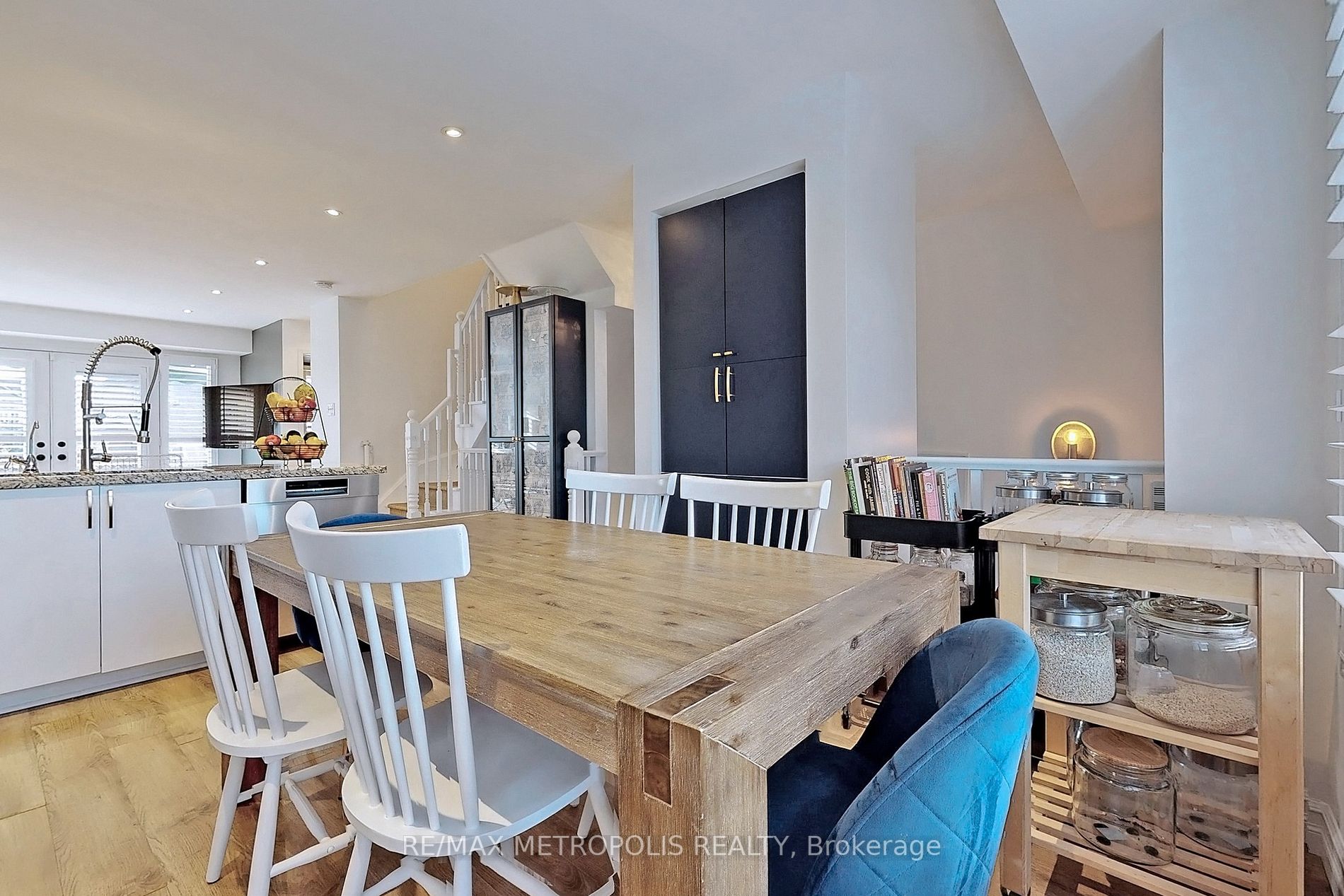 3050 Erin Centre Blvd, #29