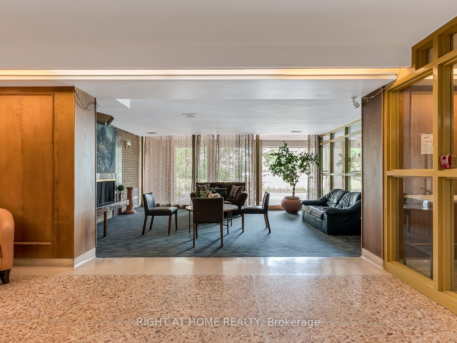Listing W6800994 - Large Photo # 31