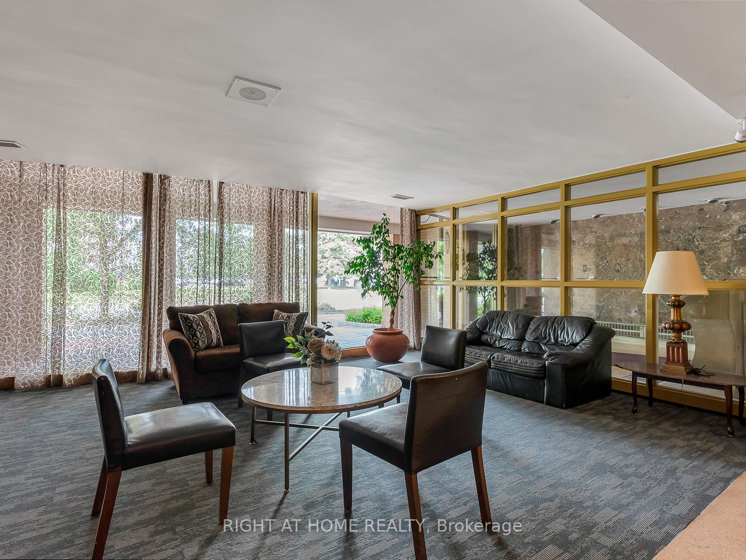 Listing W6800994 - Large Photo # 32