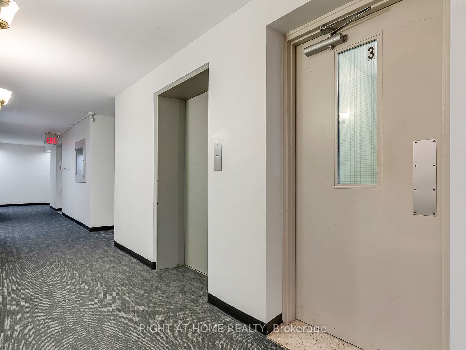 Listing W6800994 - Large Photo # 29