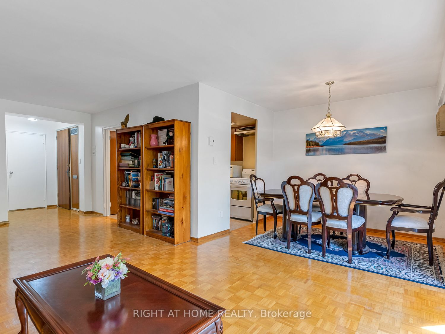 Listing W6800994 - Large Photo # 15