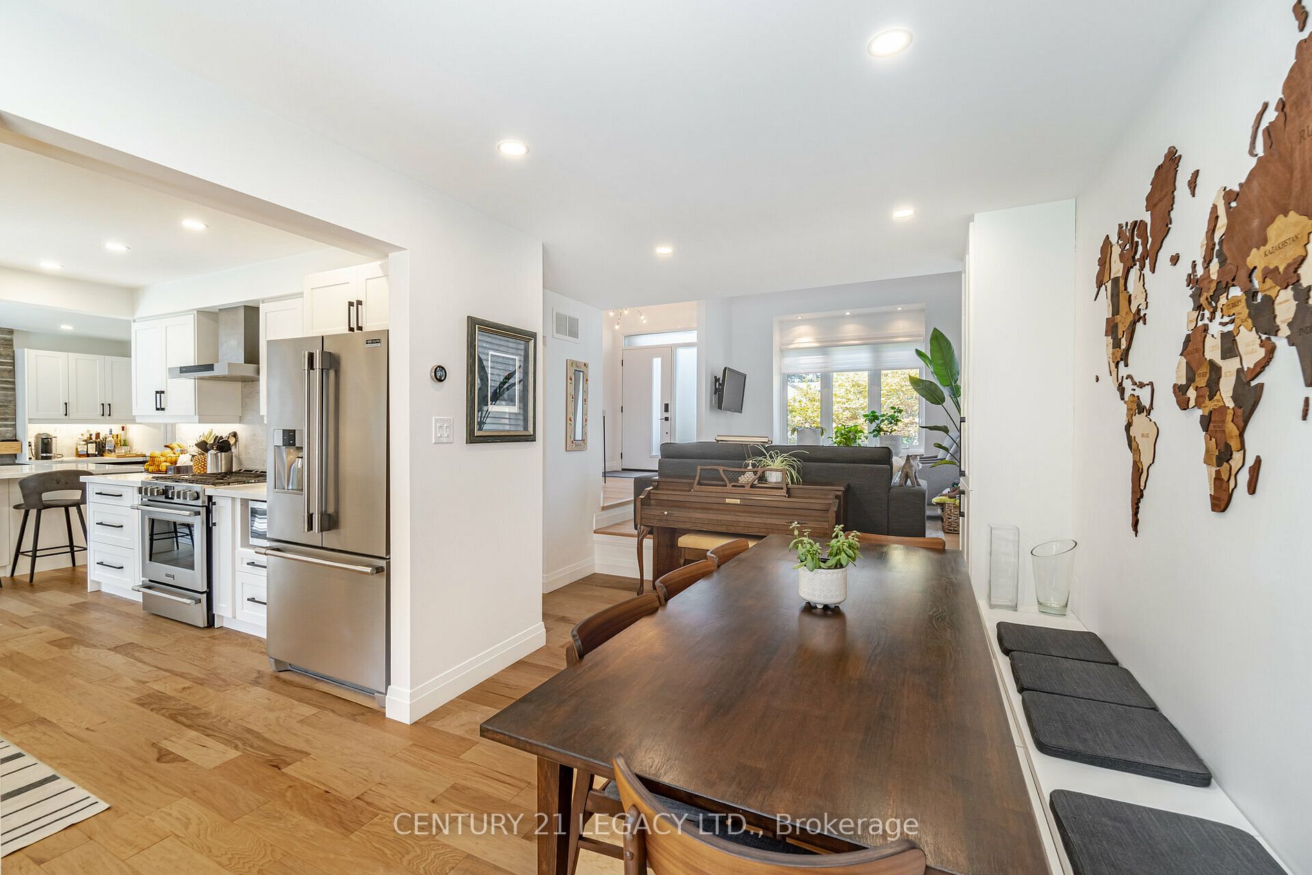 327 Hersey Cres