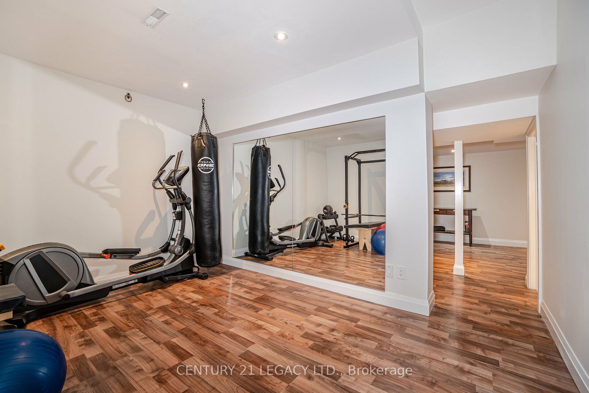 327 Hersey Cres