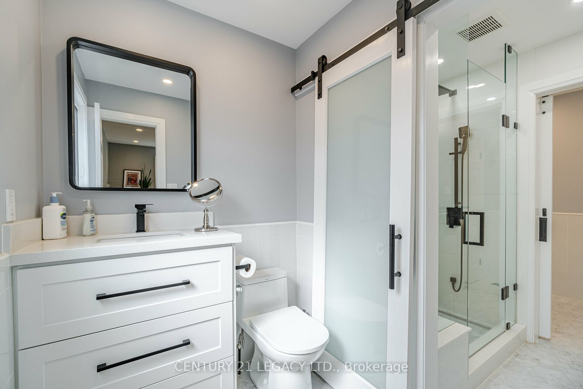 327 Hersey Cres