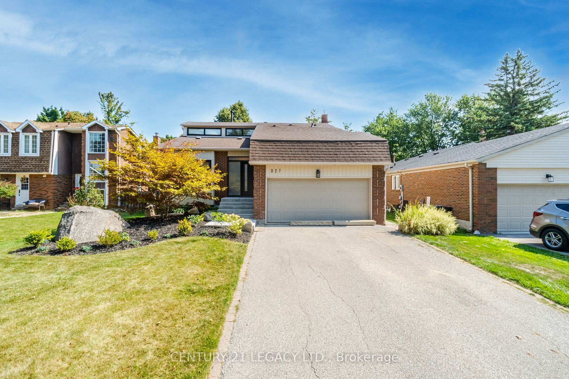 327 Hersey Cres