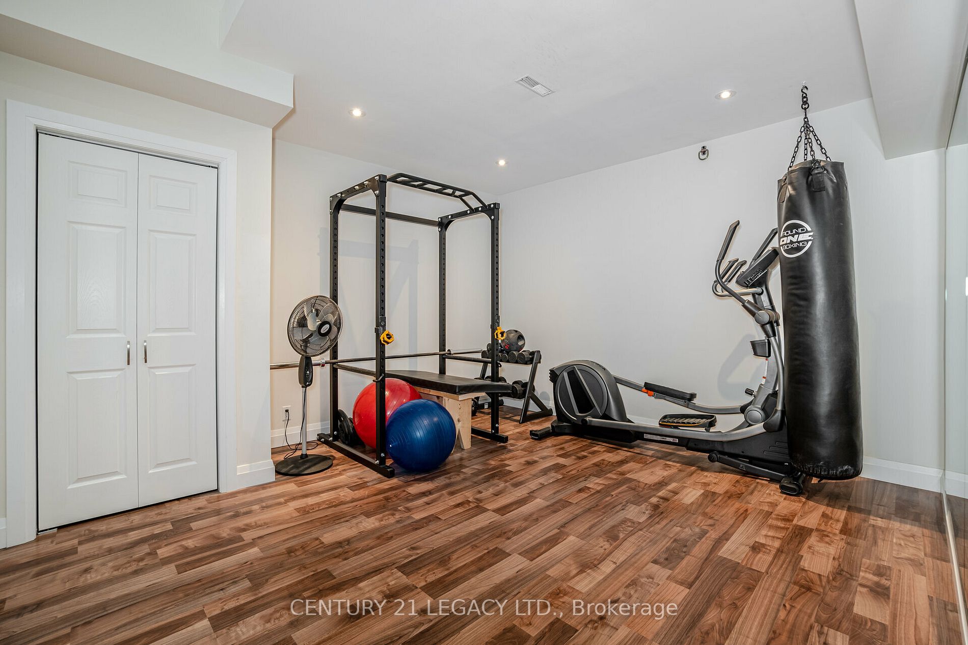 327 Hersey Cres
