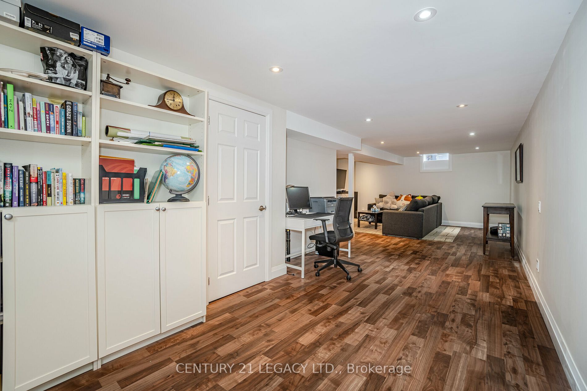 327 Hersey Cres