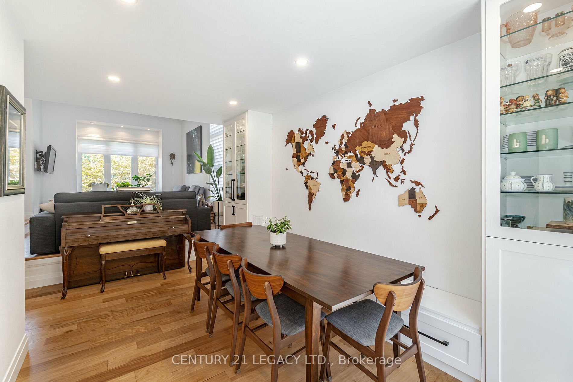 327 Hersey Cres