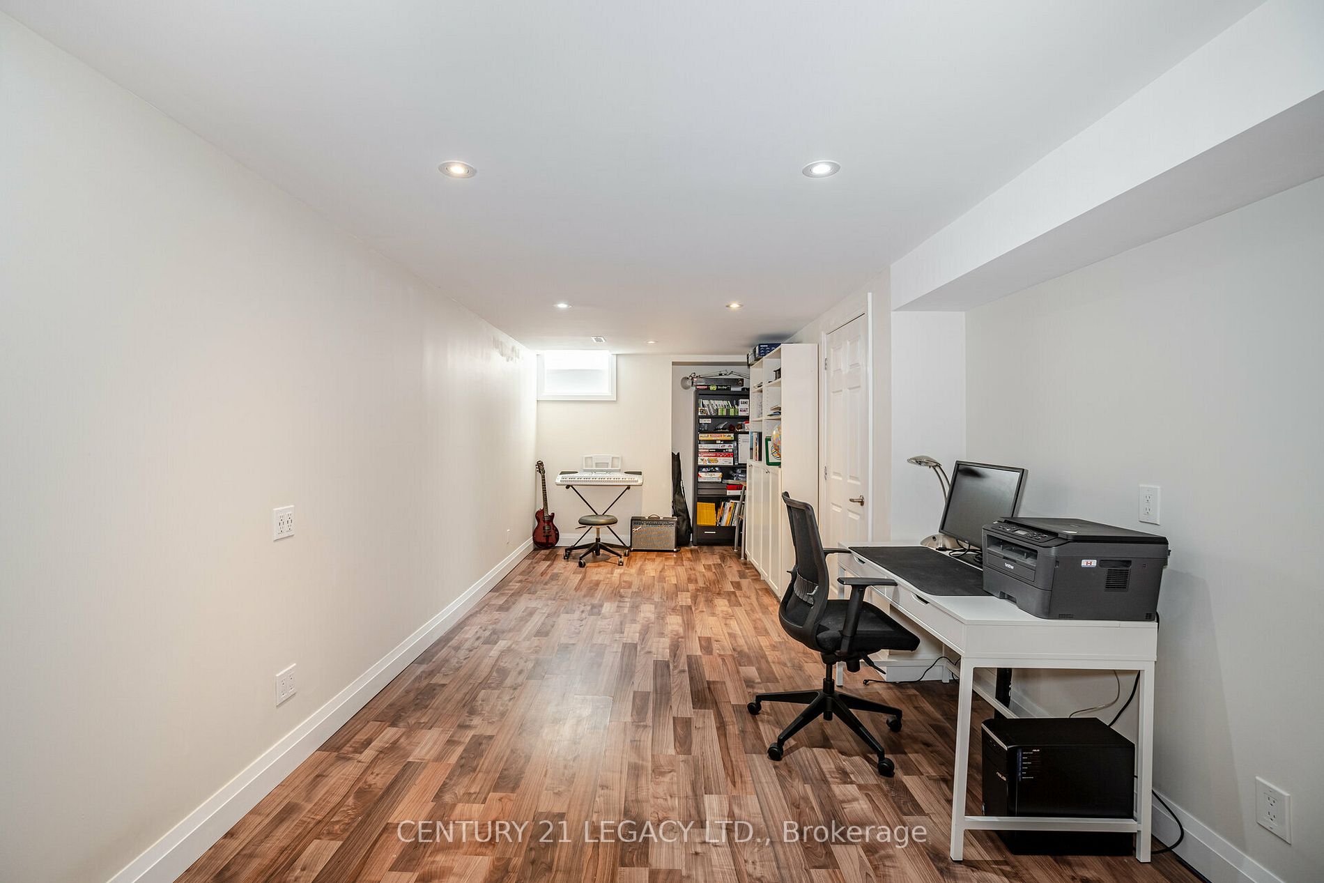 327 Hersey Cres