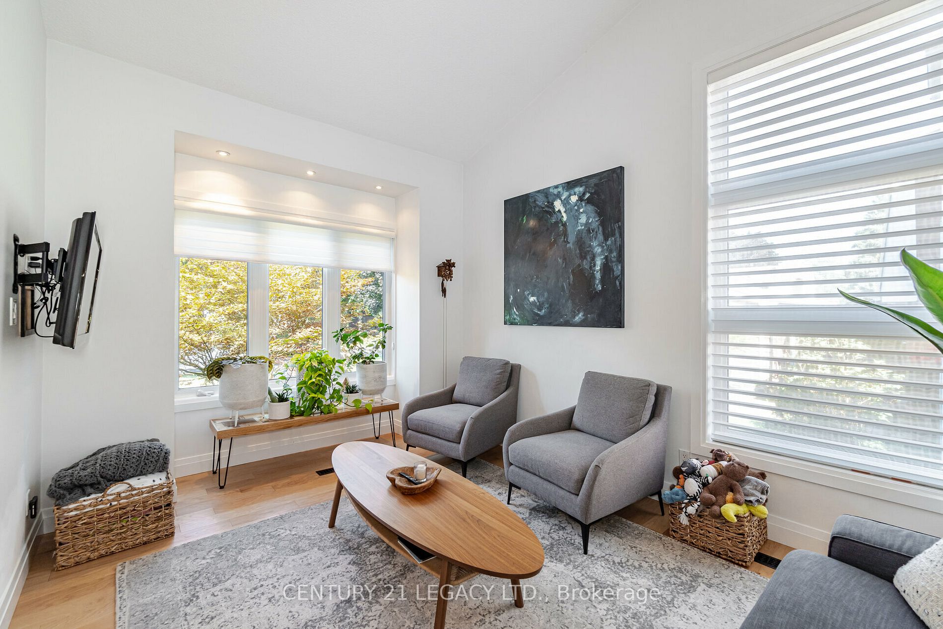 327 Hersey Cres