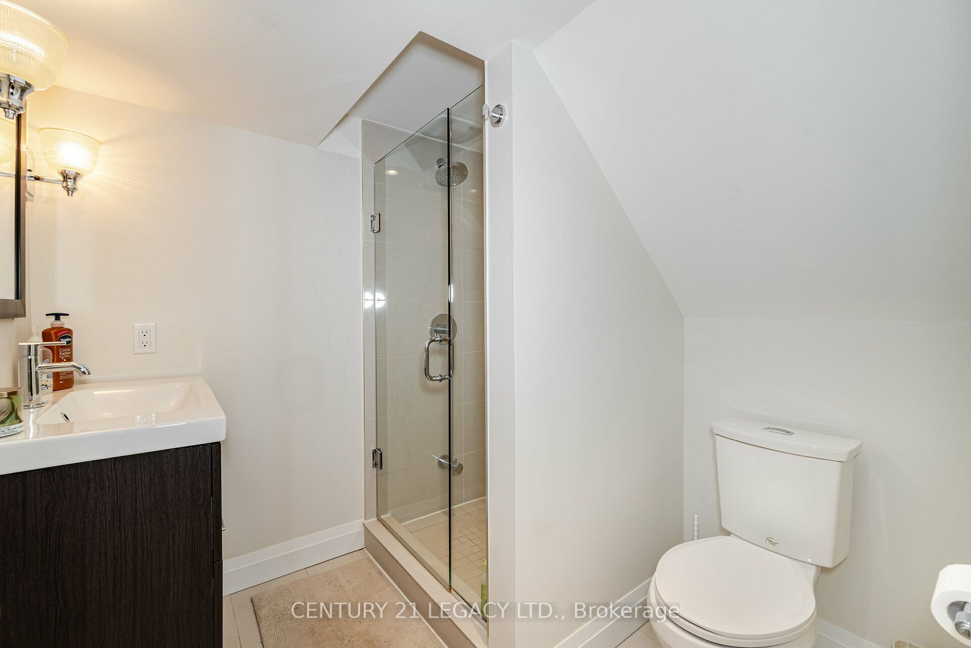 327 Hersey Cres