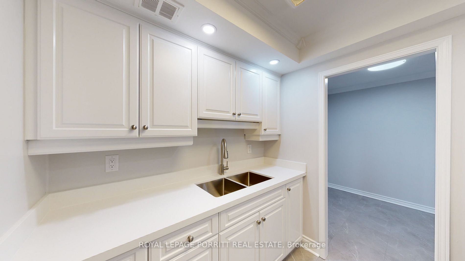 1535 Lakeshore Rd E, #1407