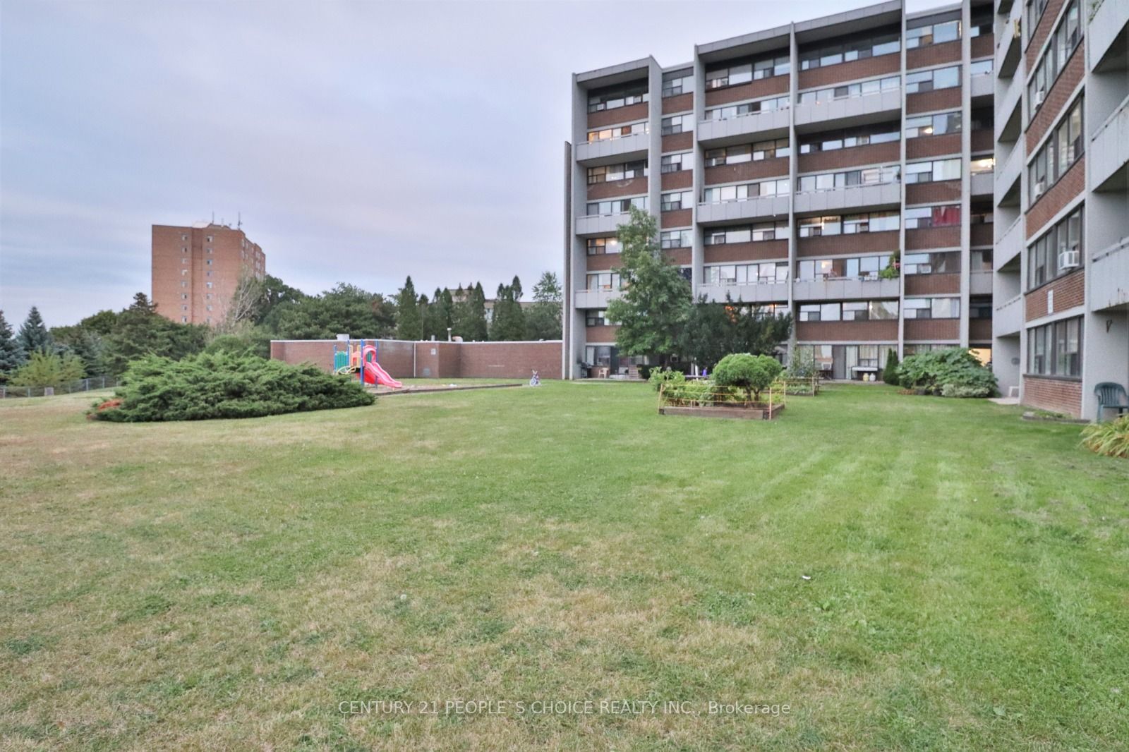 2121 Roche Crt, #302