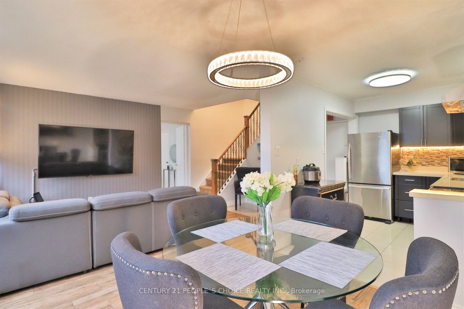 2121 Roche Crt, #302