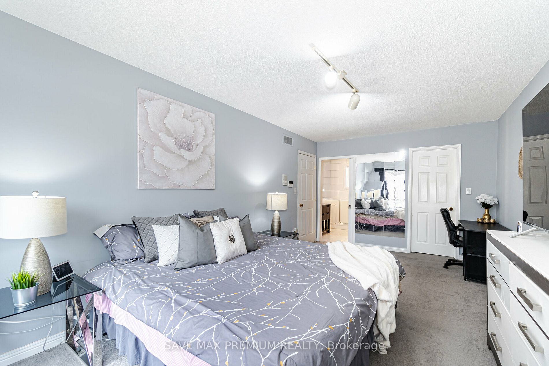 7 Keily Crescent