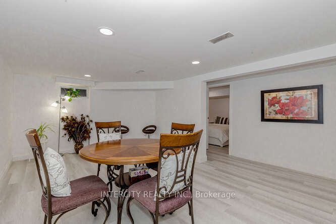 67 Raylawn Cres