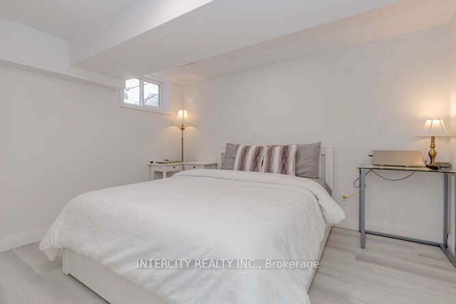 67 Raylawn Cres