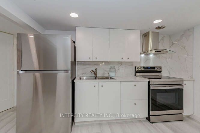 67 Raylawn Cres
