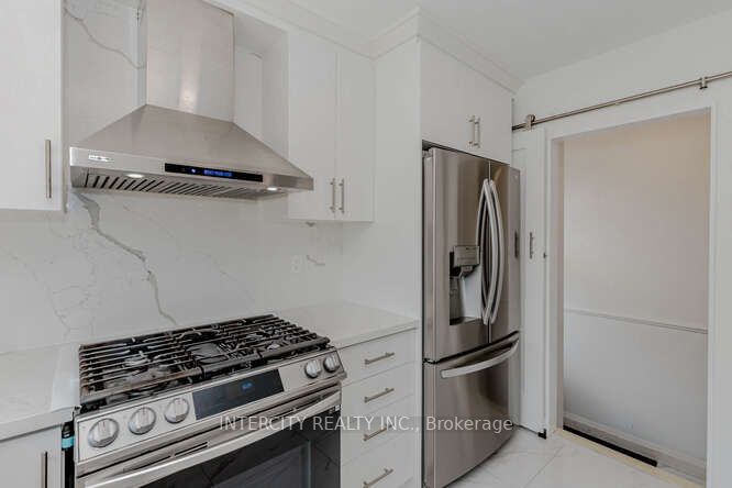 67 Raylawn Cres