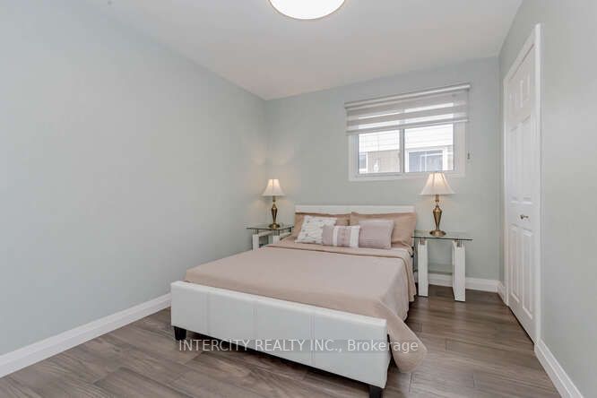 67 Raylawn Cres