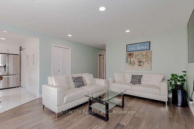 67 Raylawn Cres
