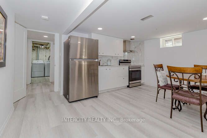 67 Raylawn Cres